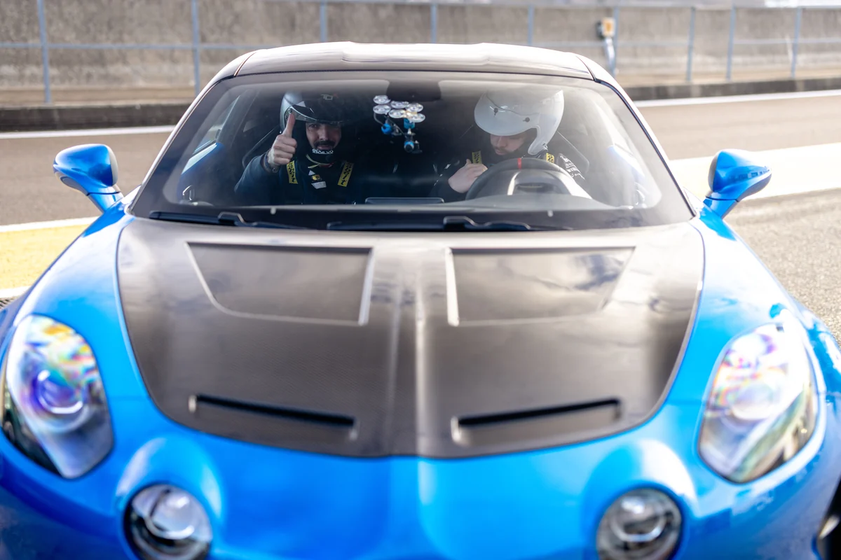 Un client de Motorsport Academy et la Alpine A110 R