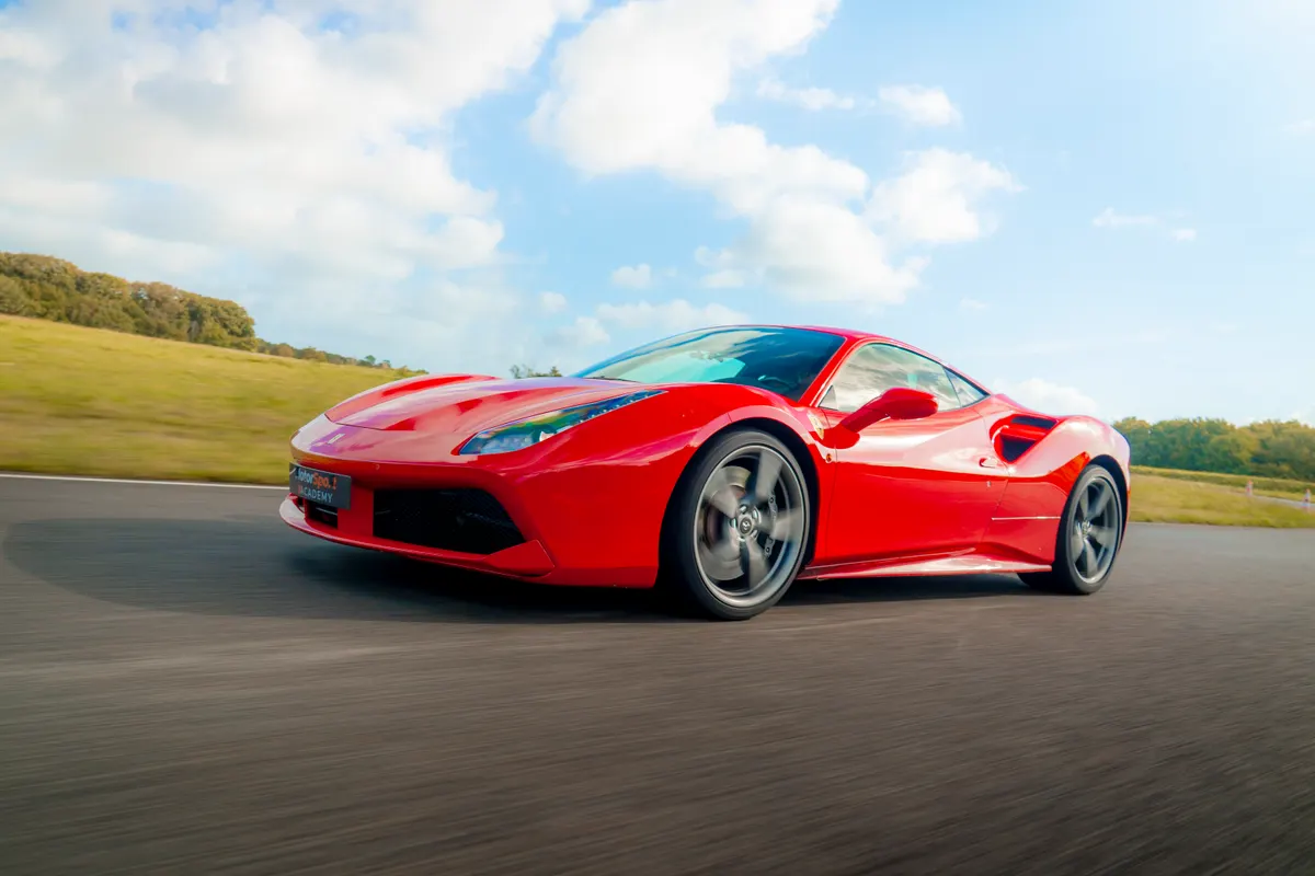Ferrari 488 GTB sur circuit