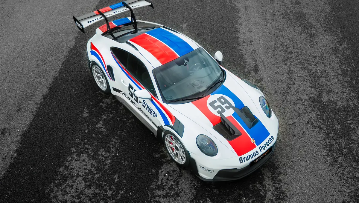 Porsche 992 GT3 RS sur circuit